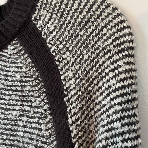 Ann Taylor LOFT blue and white knit sweater size S with bottom tie - Picture 3 of 8